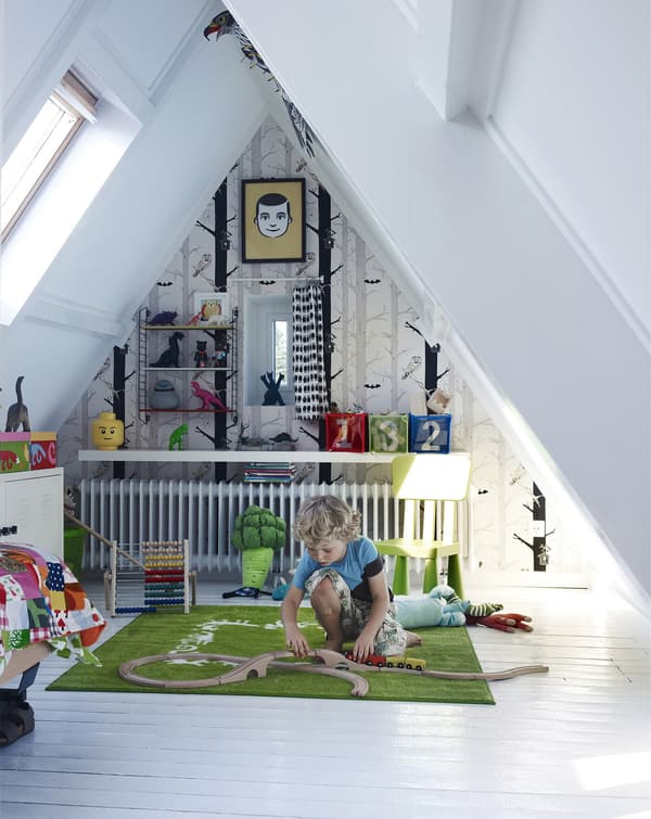 Crea un dormitorio infantil na bufarda ou no faiado.