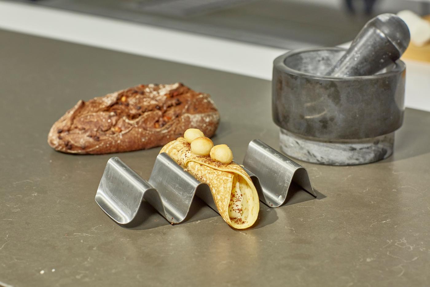 Pancakes with cream, nuts and banana IKEA Spain