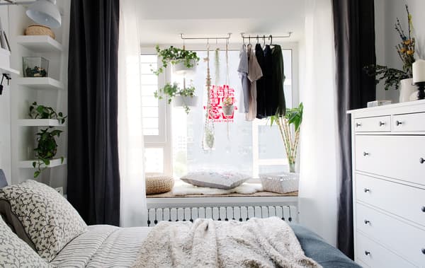 Create a restful, relaxing bedroom.