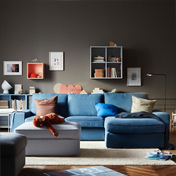 Créez votre propre solution de rangement avec les éléments IKEA EKET. Ils s’empilent et se combinent à loisir, en fonction de vos besoins.