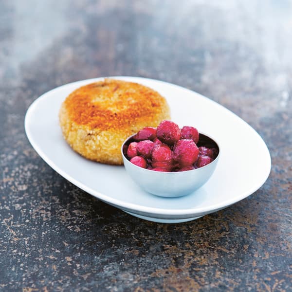 Croquetes de peixe e compota de arando e rábano picante