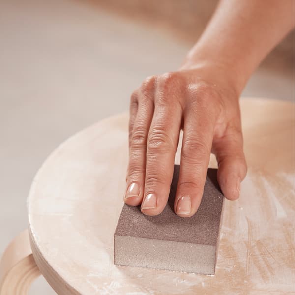 Csiszold le alaposan a felületét.