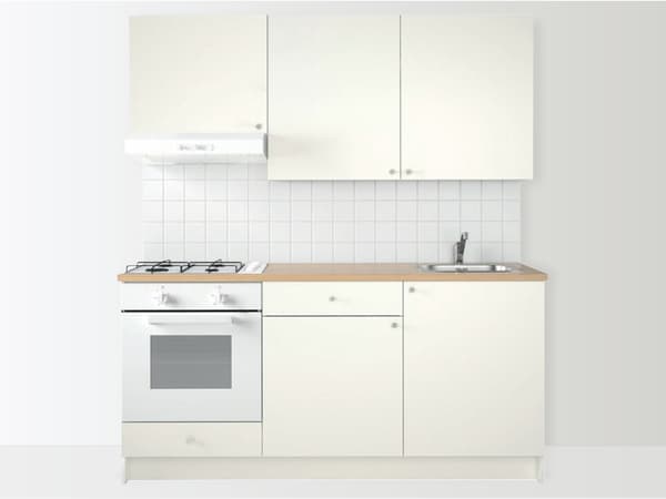 Cucina completa KNOXHULT bianca con elettrodomestici bianchi.