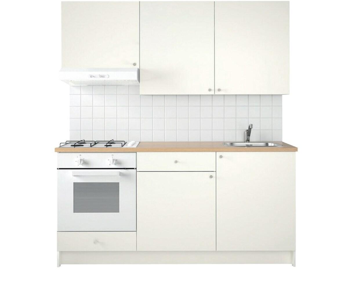 Cucina KNOXHULT bianca con elettrodomestici bianchi.