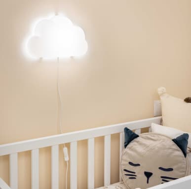 Cuna regulable de madera