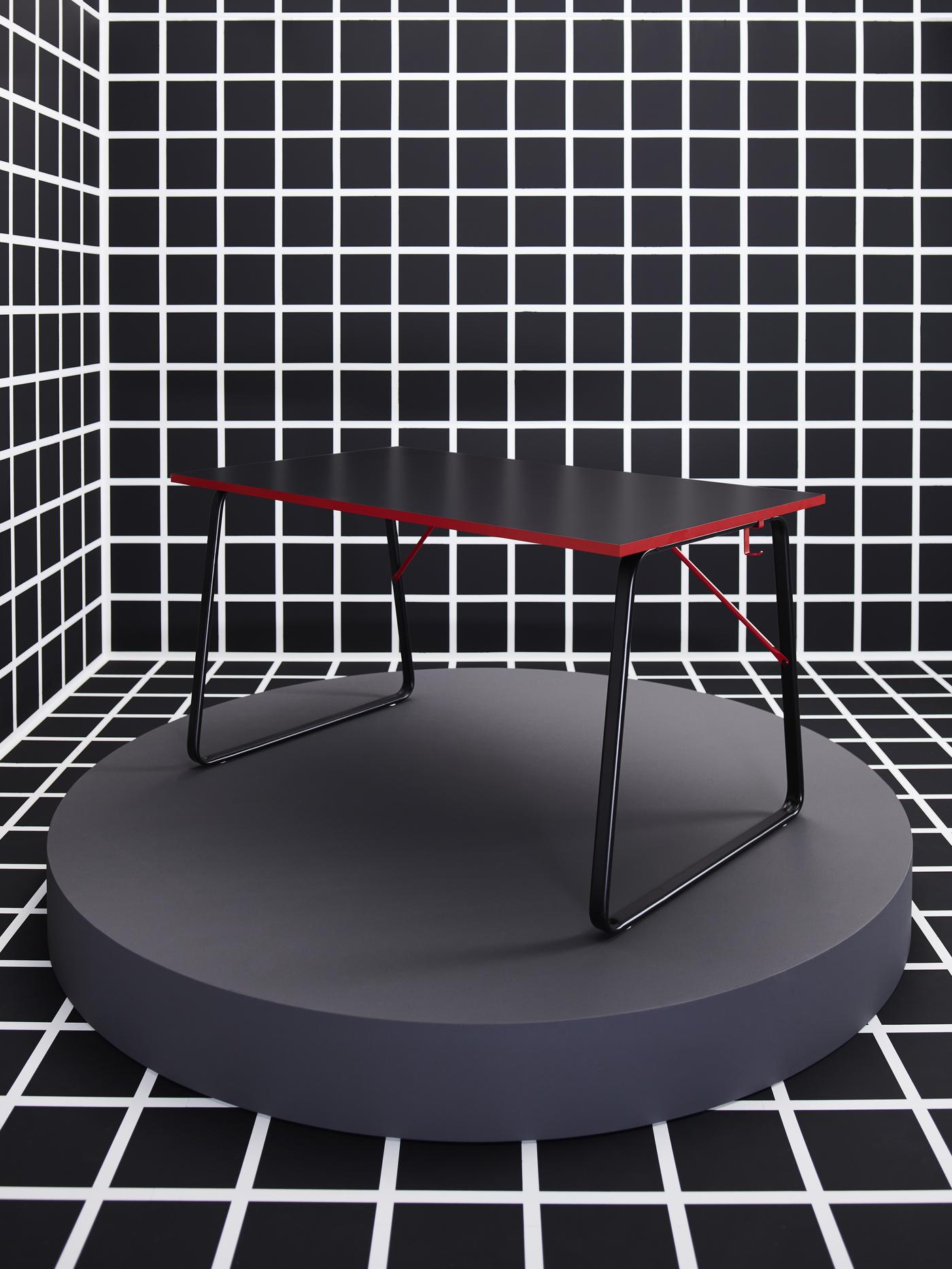 Czarne biurko gamingowe MATCHSPELL