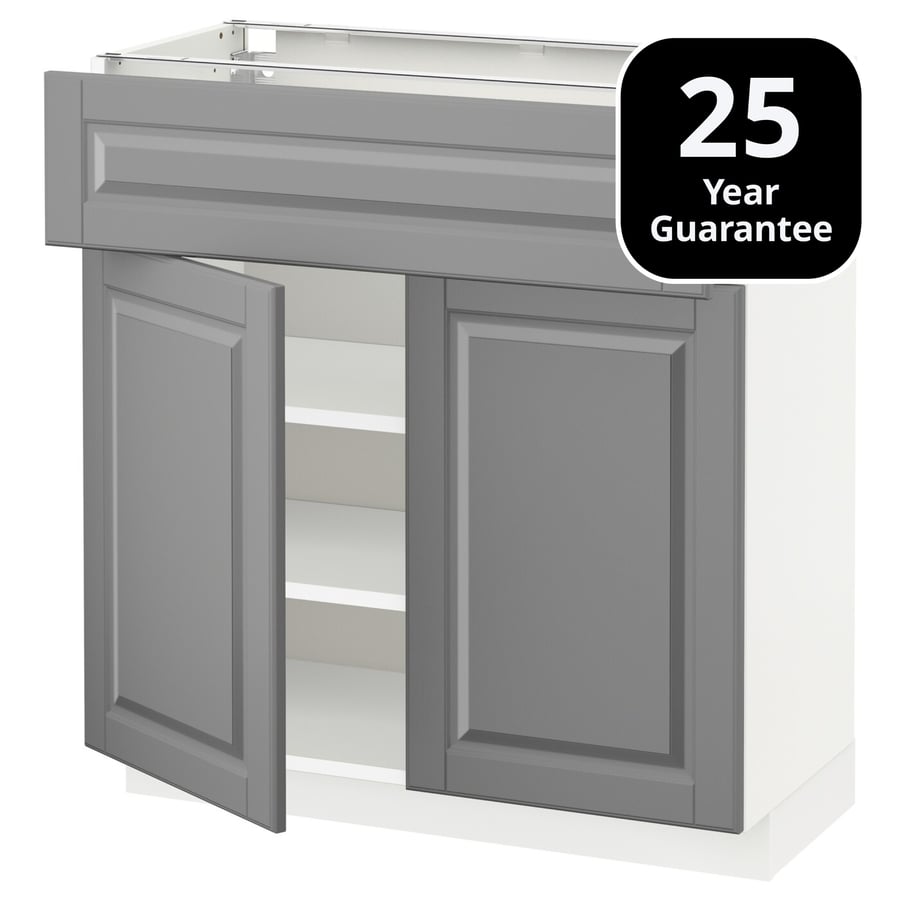 A sleek traditionalstyle kitchen with BODBYN IKEA IKEA