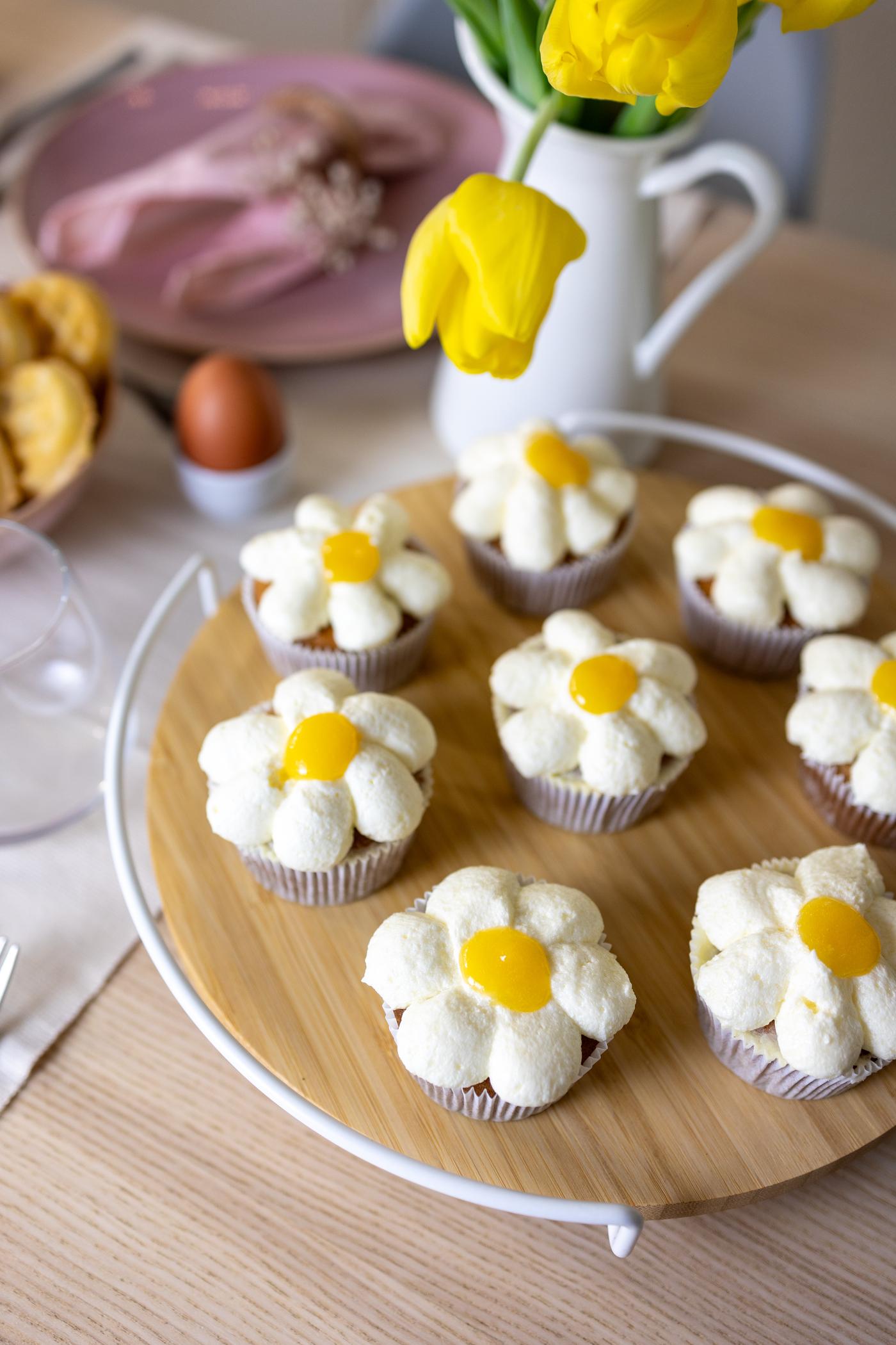 Daisy cheesecake cupcakes 