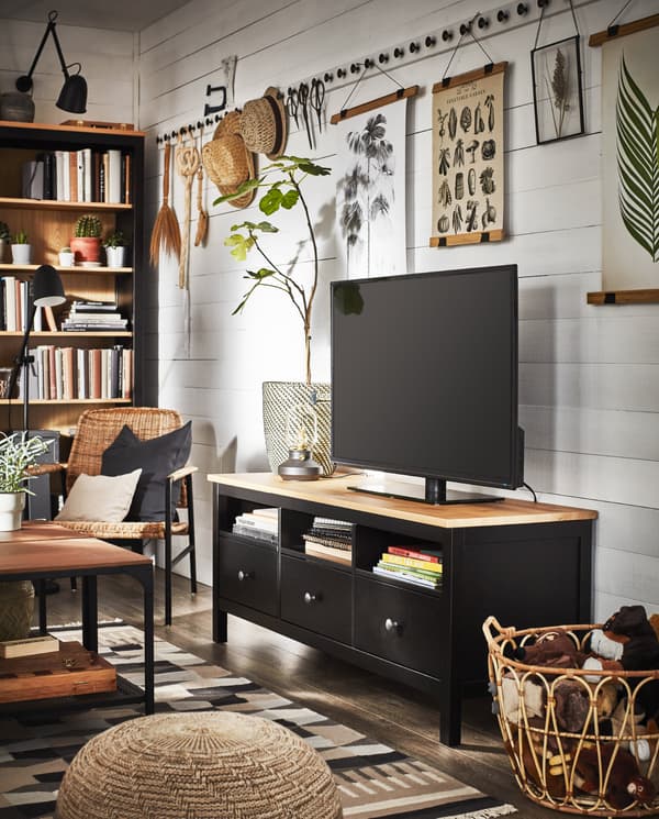 De HEMNES Tv-meubel in een traditionele woonkamer | IKEA 