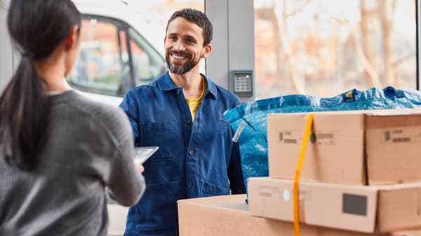 delivery driver and customer