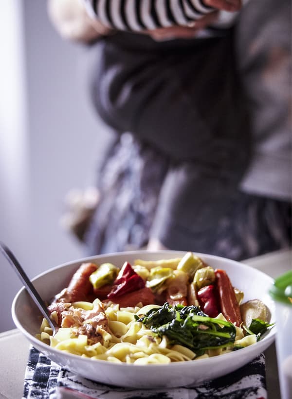 Demandez à chaque invité d’apporter une assiette, pour une table variée