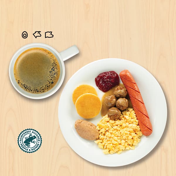 Desayuno completo con albóndigas.
$69
Servido con huevo revuelto, salchicha, albóndigas de carne, frijoles refritos y hot cakes.

Incluye café americano de refill.

