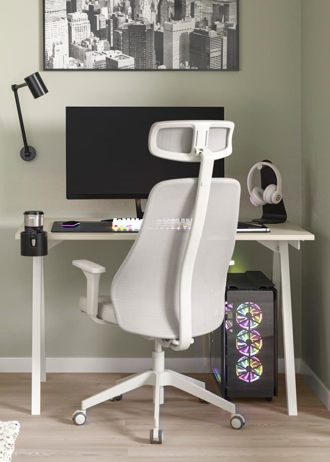 Desk and desk chair