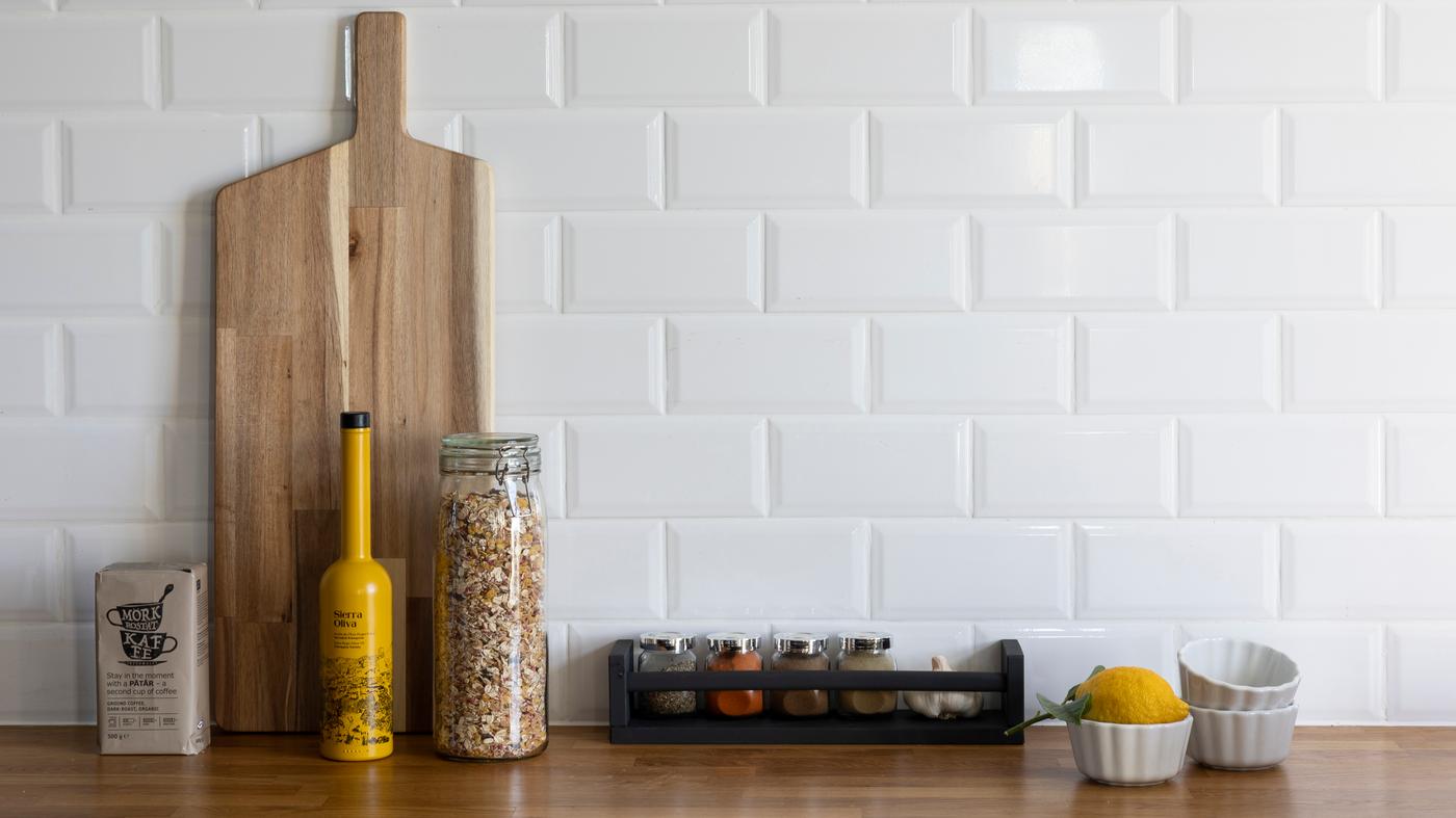 Mer oppbevaring til krydder og liknende finner du her