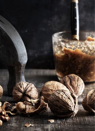 Detalle de las nueces enteras y partidas.