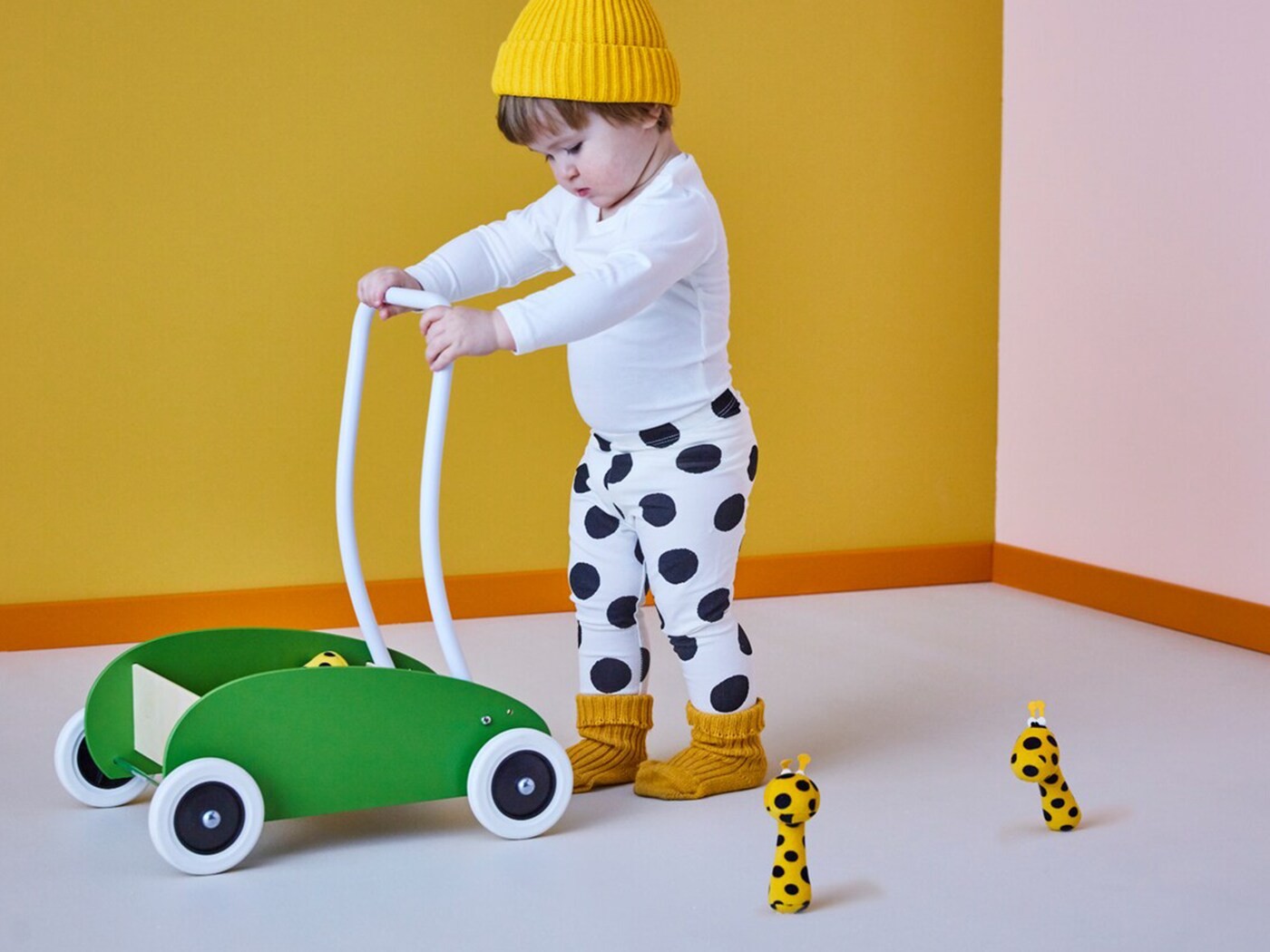 Dete sa IKEA hodalicom