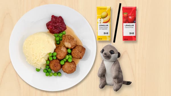 Dětské menu 
Švédské masové kuličky 5 ks, hrášek, smetanová omáčka, bramborová kaše, brusinky, smoothie a plyšová hračka