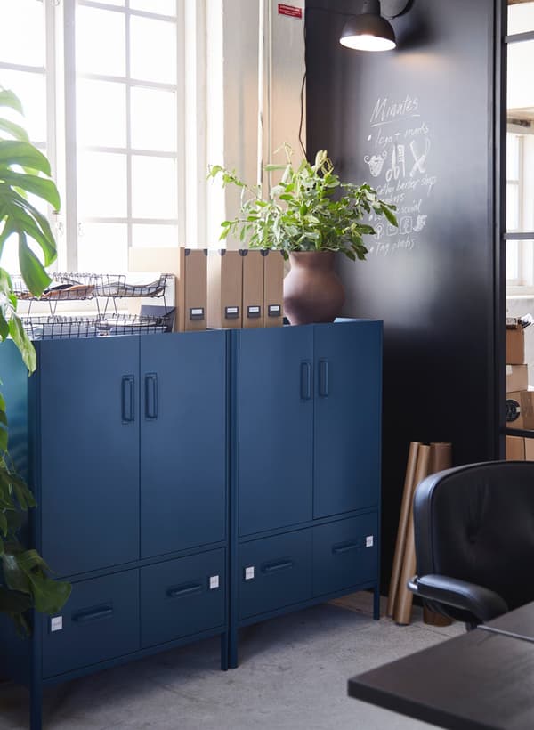 Deux éléments avec portes et tiroirs IDÅSEN 