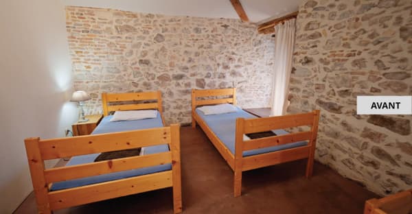 Deux lits une place dans une chambre