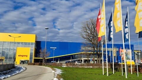  Die Außenansicht des IKEA Einrichtungshaus Klagenfurt.