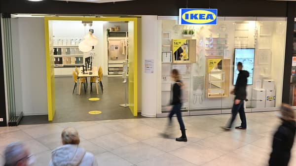 Die Eingangstür zum IKEA Pop-up Store in Ravensburg.