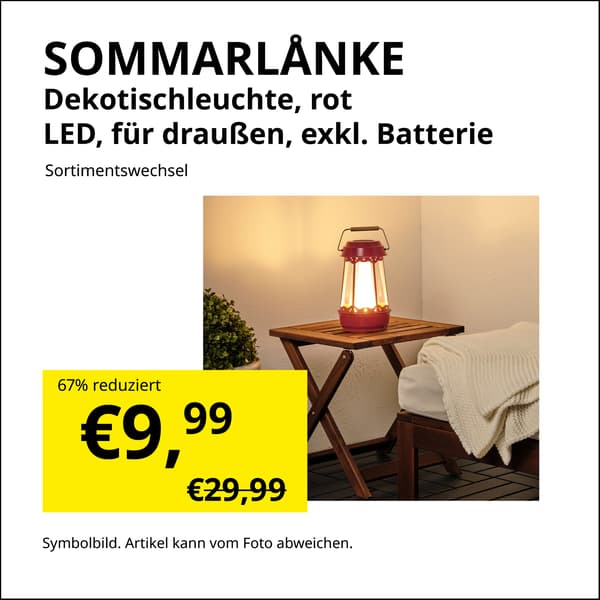 Die rote Dekotischleuchte SOMMARLÅNKE mit LED für den Außenbereich ist für 9,99 € statt 29,99 € erhältlich.