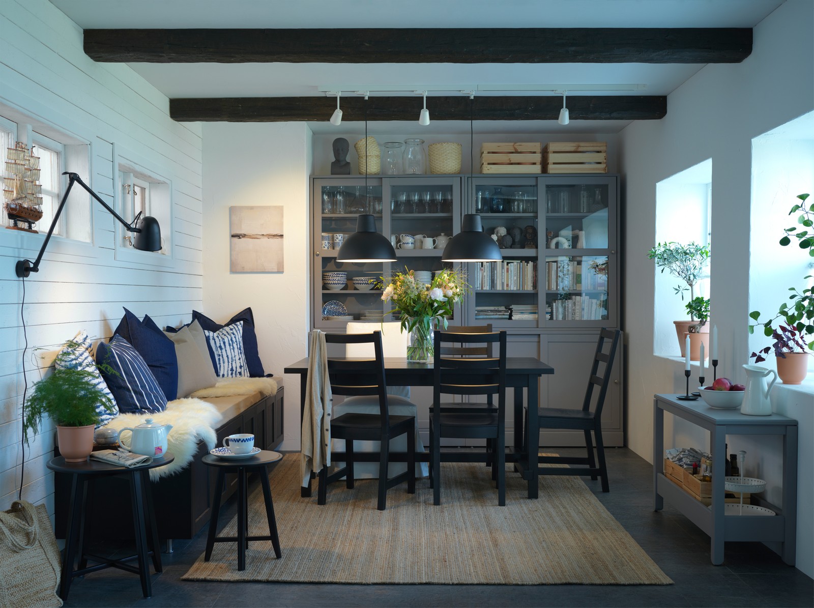 A coordinated and traditional dining room - IKEA