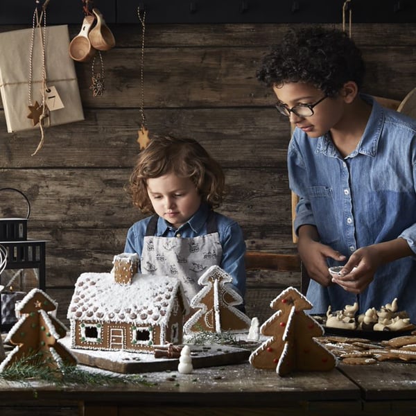 Díszítsünk együtt mézeskalács házat! Nézd meg a részleteket!