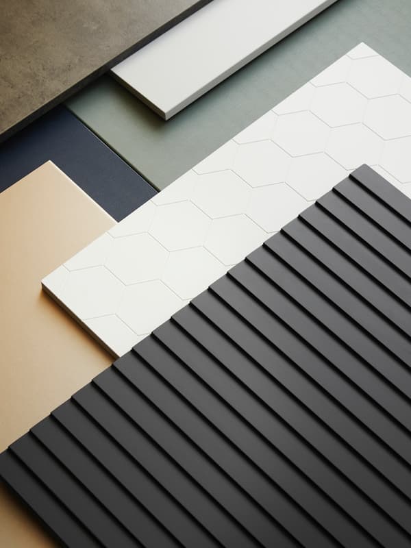 Diversi piastrelle di diversei materiali e diverse texture.