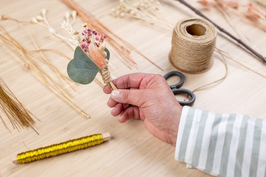 DIY Boho Anstecksträußchen zum Selbermachen für deine Hochzeit