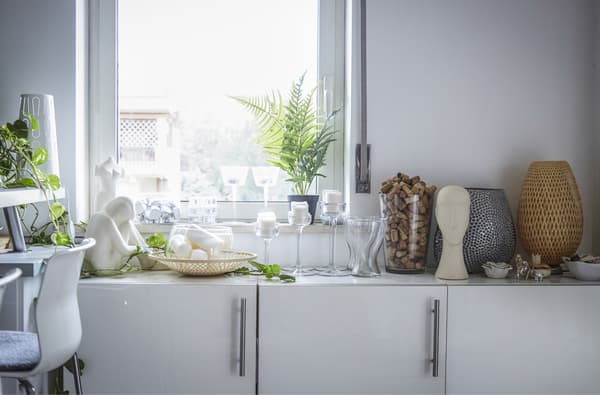 Don’t hide candles and glassware away.