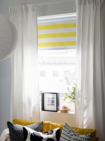 Drapes, curtains & blinds 