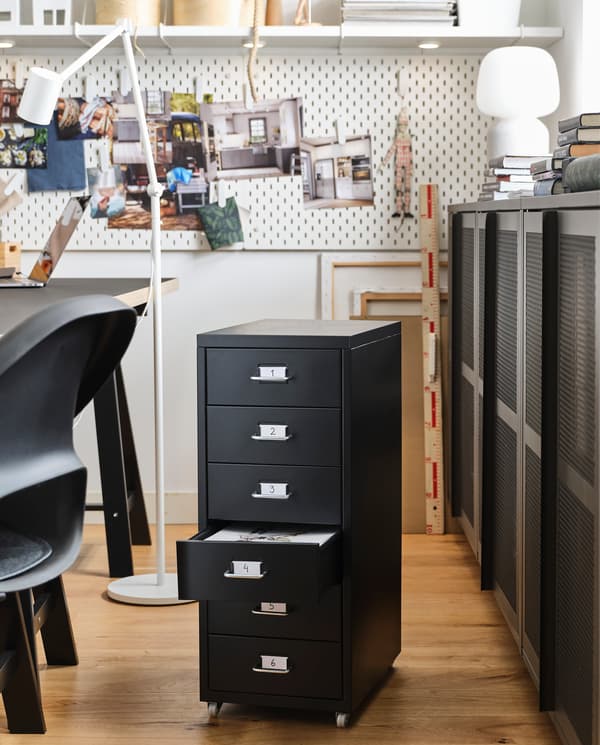 Drawer unit on wheels