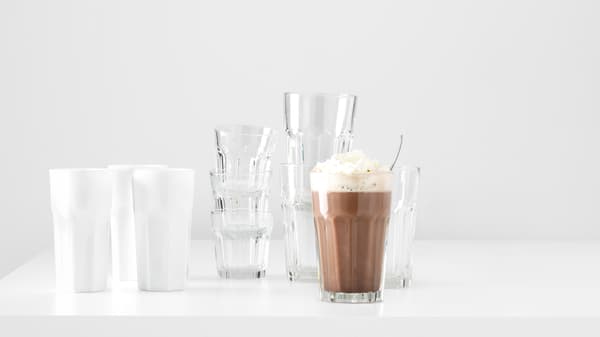 Drink glasses from the POKAL series on a table