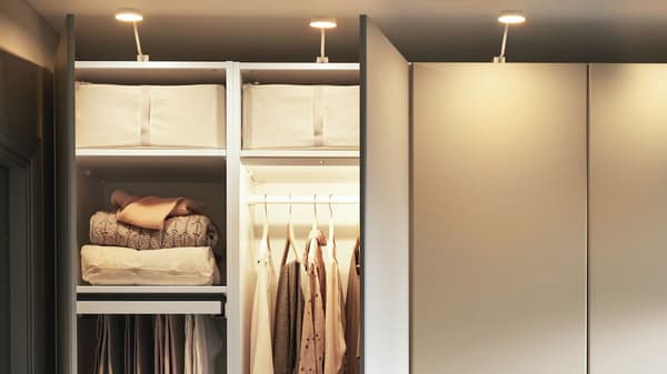 Comment choisir ses luminaires de dressing ? - IKEA