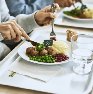 Een bord met een lekker gerechtje van zweedse balletjes