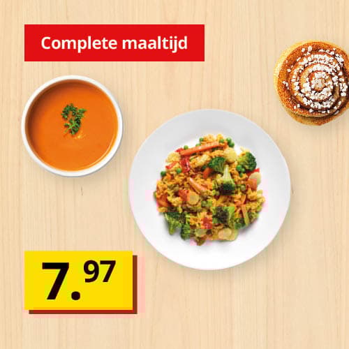 Een complete maaltijd met Tomatensoep + Rijst met groenten Mix van basmati rijst, broccoli, gegrilde rode paprika en erwten + Kaneelbroodje  