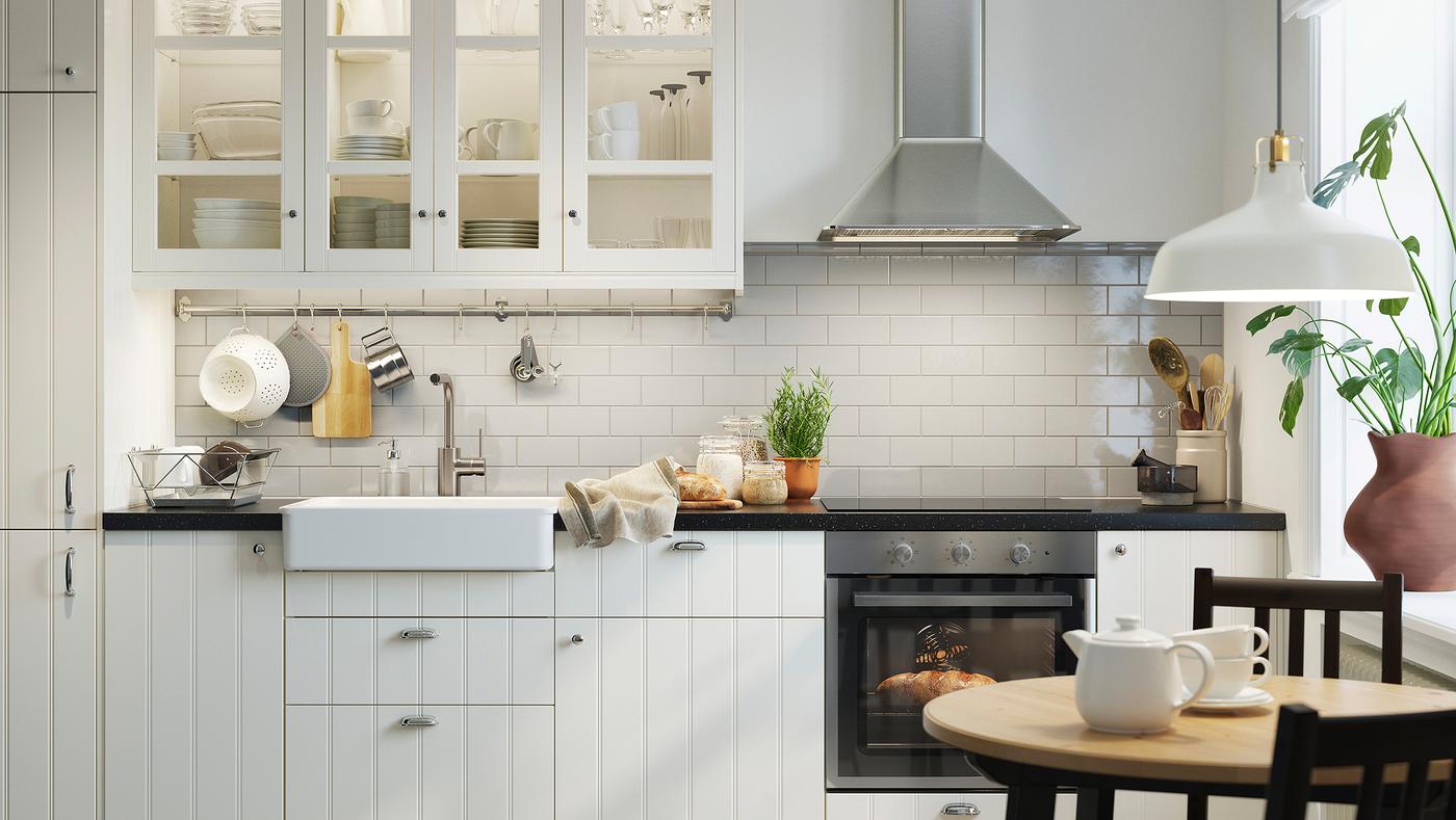 Gezellig en klassiek: HITTARP keuken in gebroken wit - IKEA