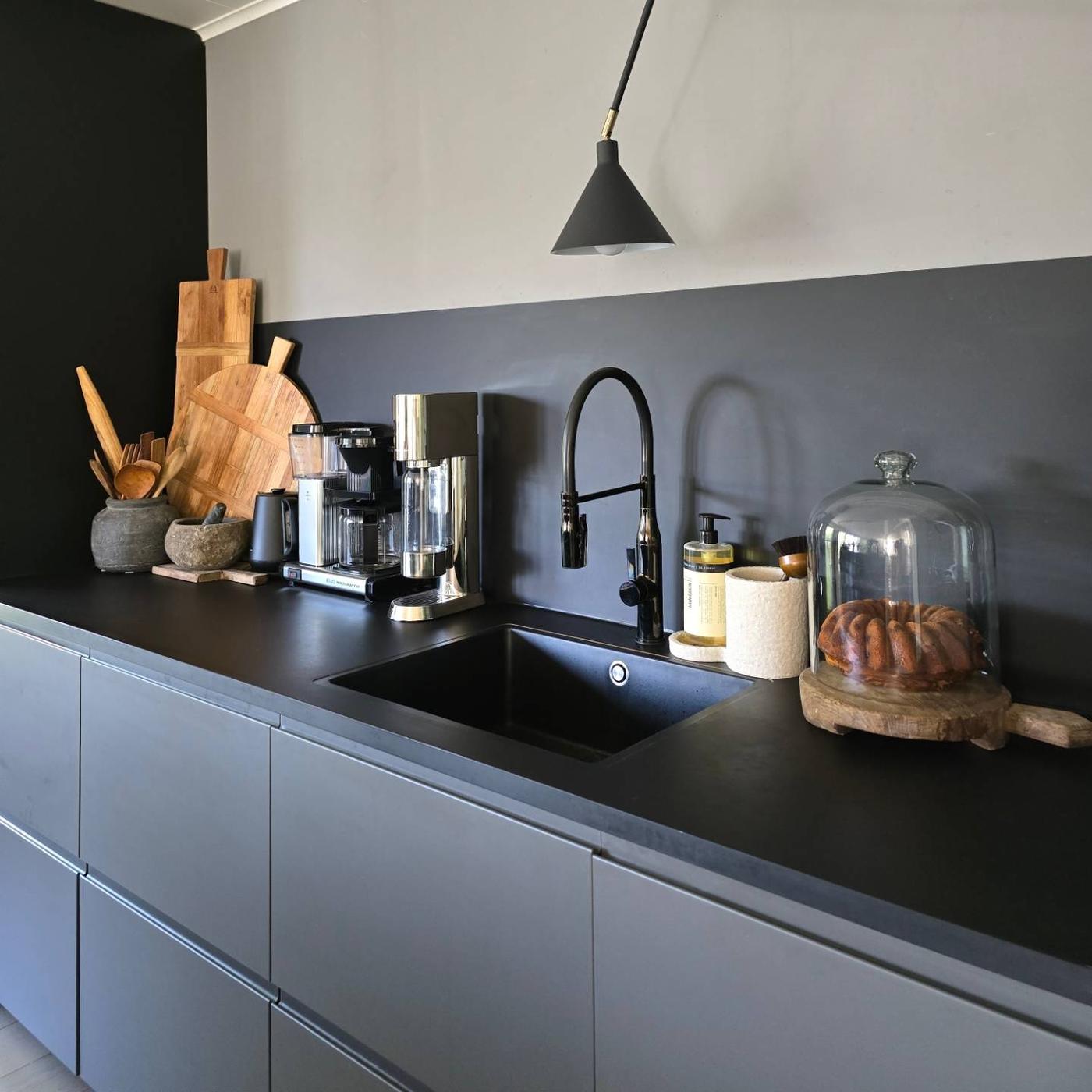 Een moderne krachtige METOD keuken met VOXTORP frontjes