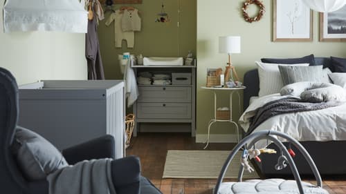 Ein stilvolles Schlafzimmer für Baby und Eltern - IKEA Österreich
