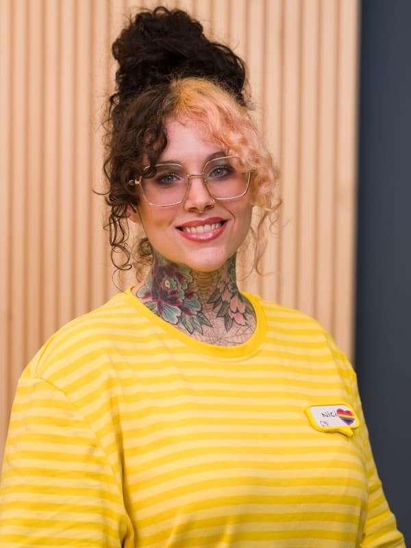 Ein Portrait einer IKEA Mitarbeiterin.