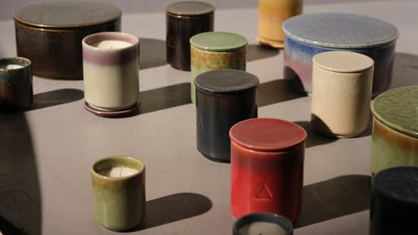 Eine bunte Variation an Duftkerzen, designt von IKEA in Kooperation mit Ben Gorham.