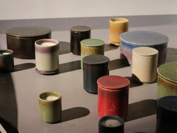 Eine bunte Variation an Duftkerzen, designt von IKEA in Kooperation mit Ben Gorham.