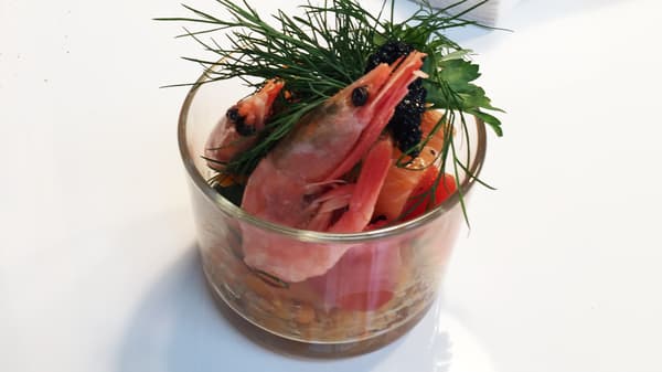 Eine Energie Bowl von IKEA mit Garnelen und Dill