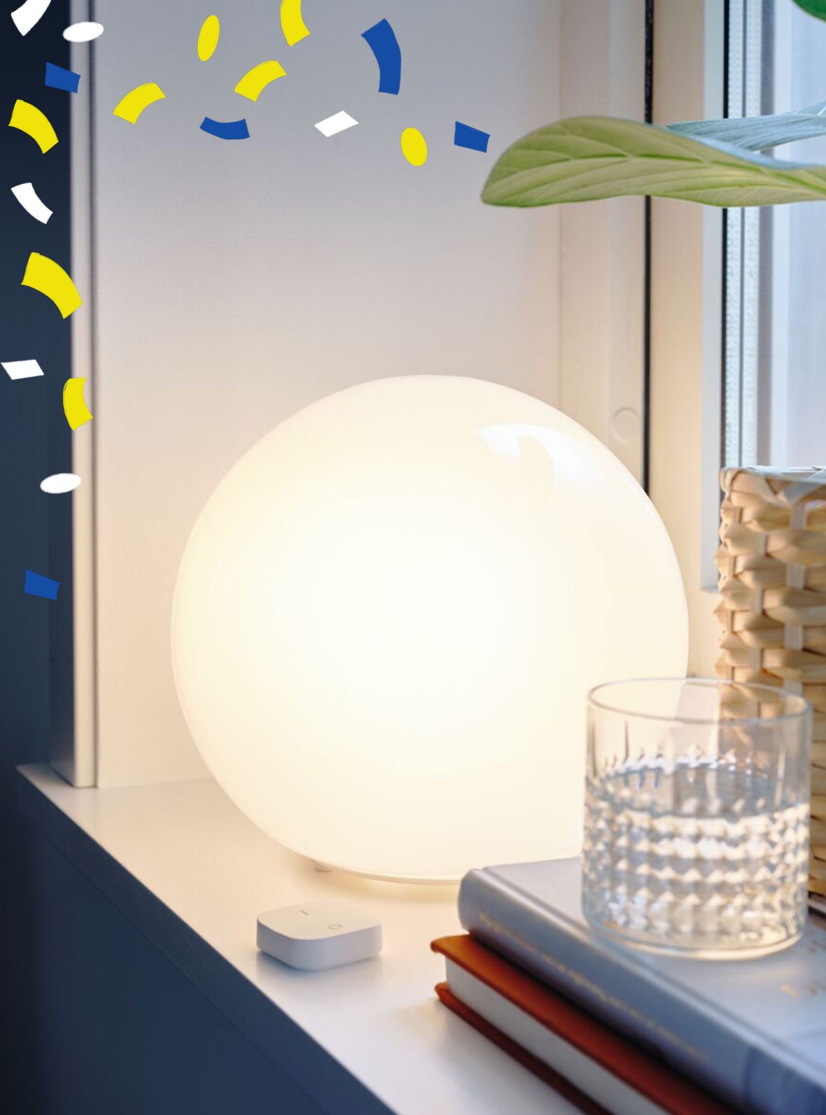 Eine weiße FADO Tischlampe im Schlafzimmer