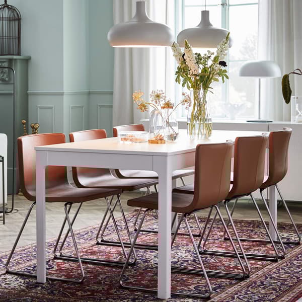 EKEDALEN extandable table.