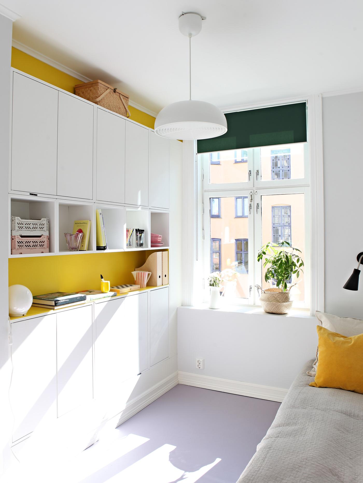 EKET oppbevaringsmodul montert på et soverom.