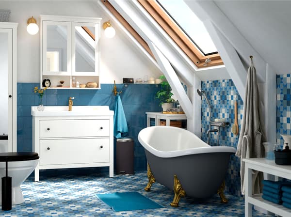 El lavabo IKEA HEMNES/RÄTTVIKEN y el grifo para lavabo HAMNSKÄR