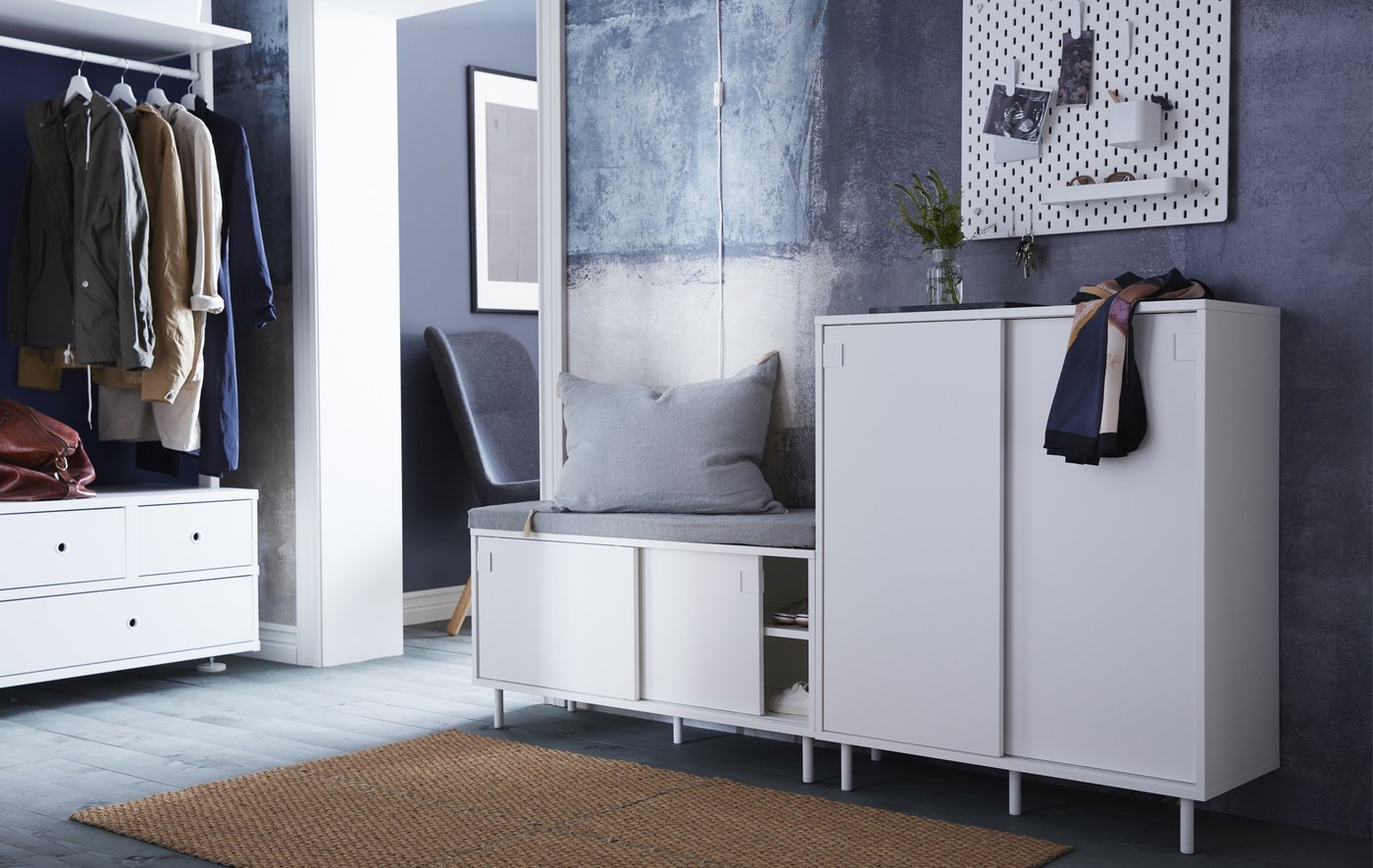 Almacenamiento pequeño e inteligente para el recibidor IKEA