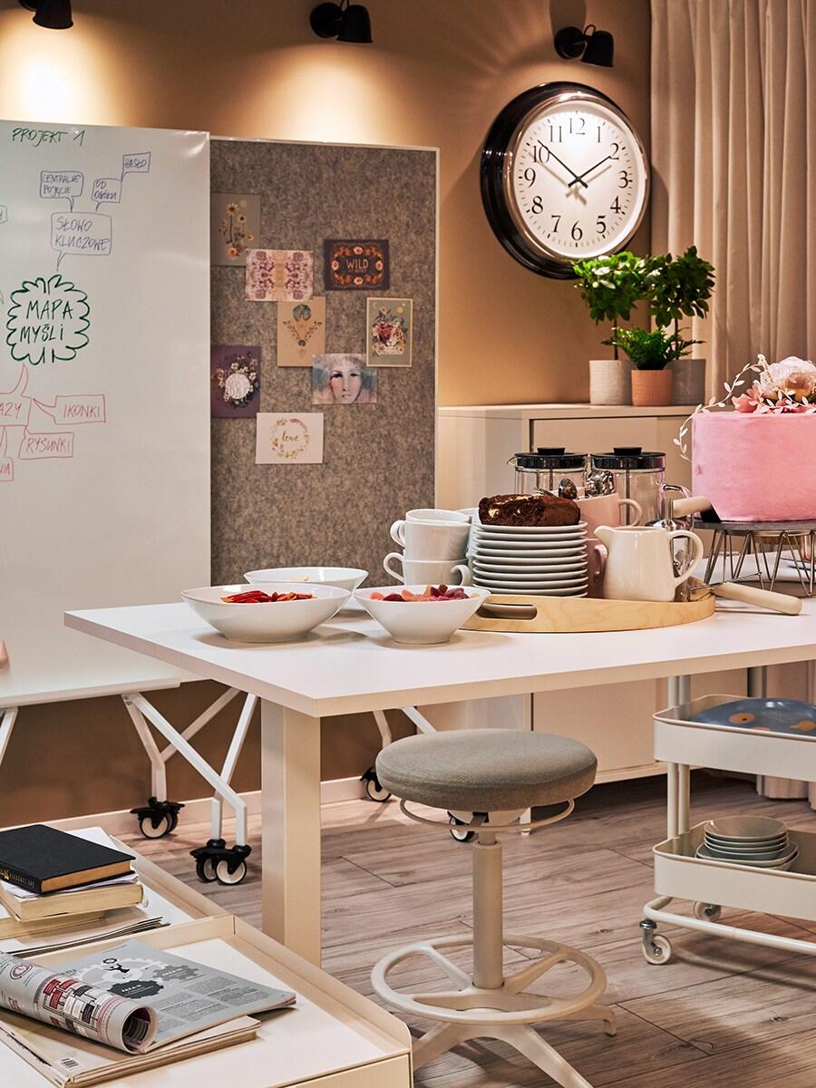 ELLOVEN Tablica biała/ogłoszeniowa z kół, biały70x180 cm